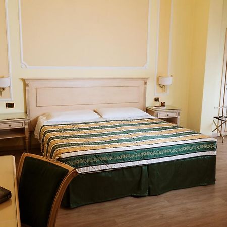 Hotel Terme Salus Abano Terme Bagian luar foto