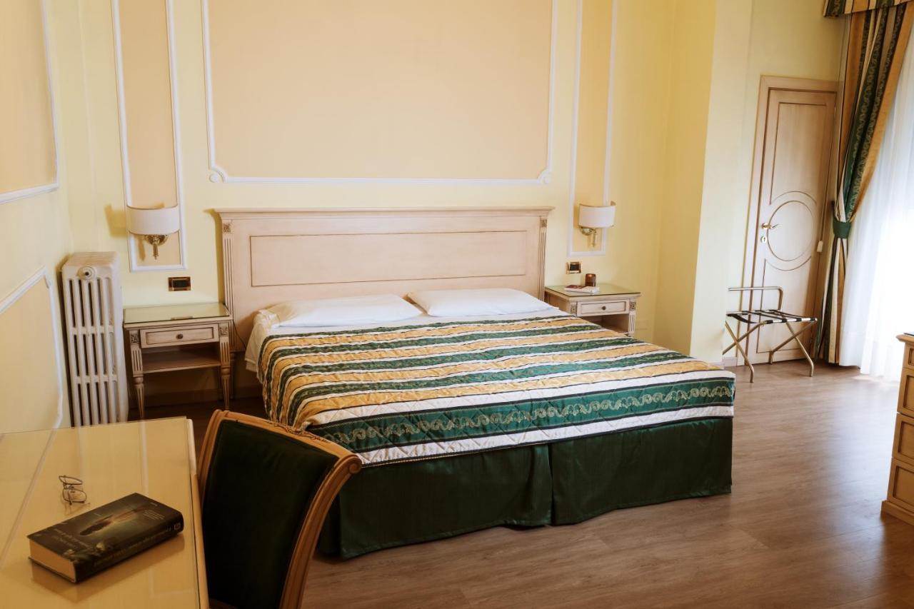 Hotel Terme Salus Abano Terme Bagian luar foto