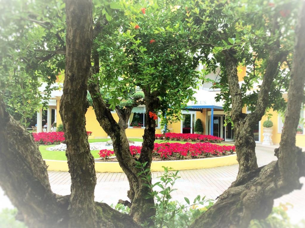 Hotel Terme Salus Abano Terme Bagian luar foto